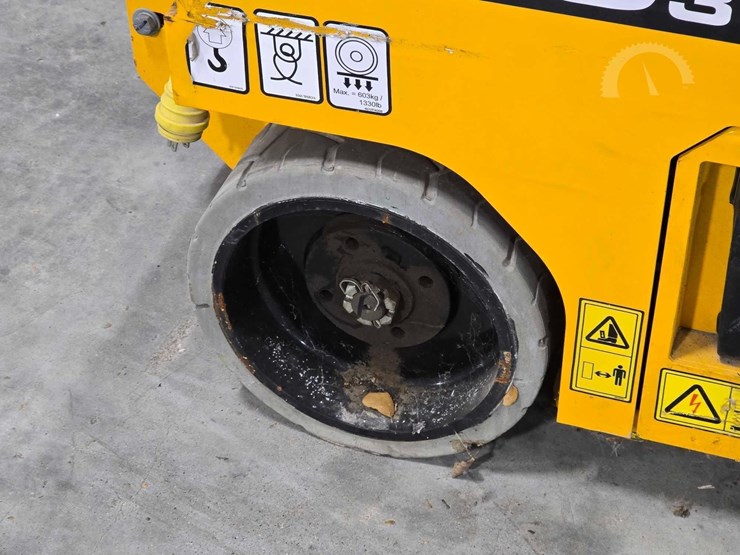 2023-jcb-s1930e-image-18