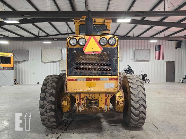 1979-deere-772a-image-8