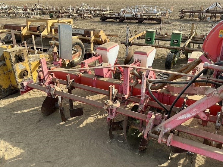 gaspardo-sp540-3-pt-6-row-30"-air-planter-image-9