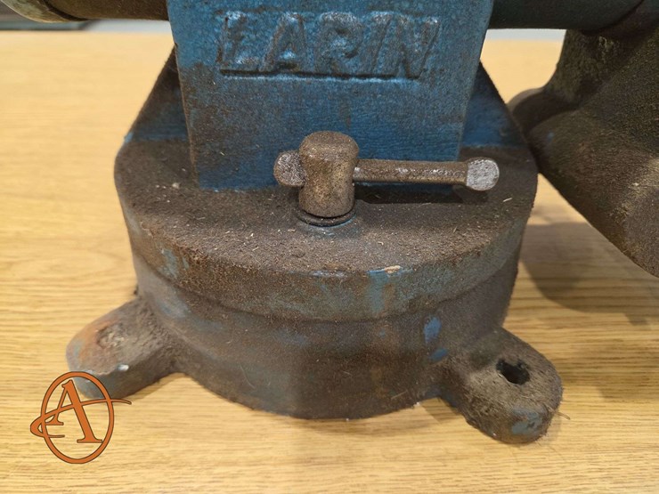larin-multifunction-bench-vise-image-9