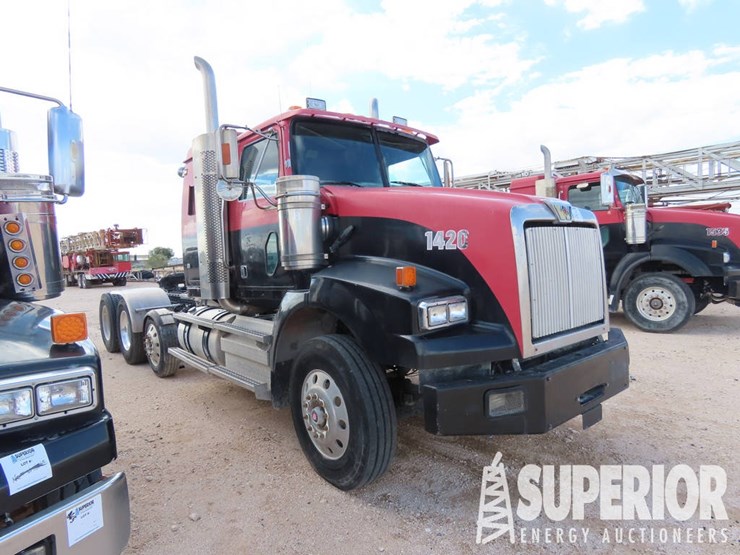 2012-western-star-4900-t/a-truck-tractor-w/pusher-axle-sleeper-image-2