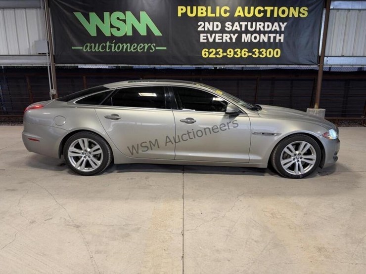 2012-jaguar-xjl-portfolio-sdn-image-1