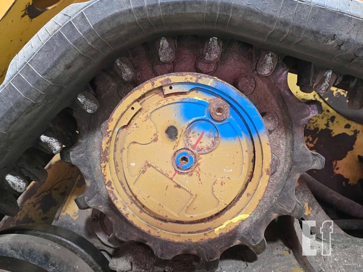 2019-caterpillar-259d-image-30