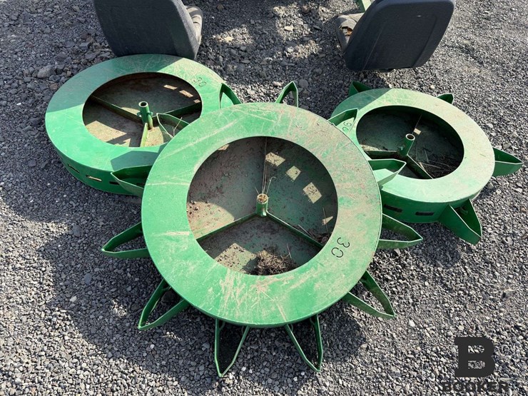 rain-flo-model-1200-2-row-vegetable-transplanter-image-10