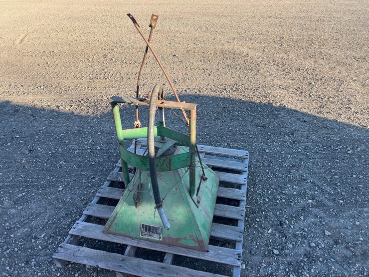 john-deere-grass-seeder-image-3