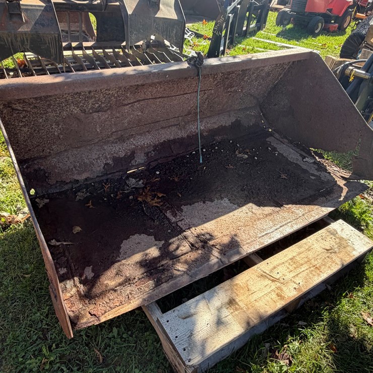 #8361 • Skid Steer Bucket