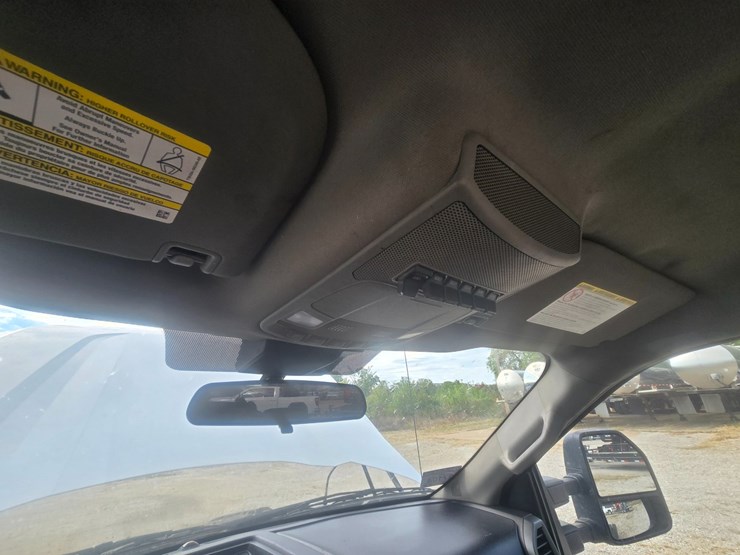 2021-ford-f350-image-43