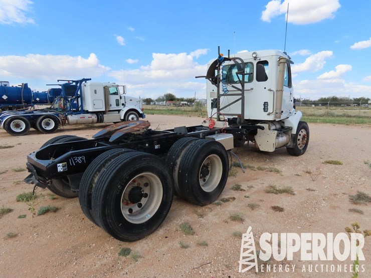 2018-peterbilt-567-t/a-truck-tractor-w/day-cab-image-3