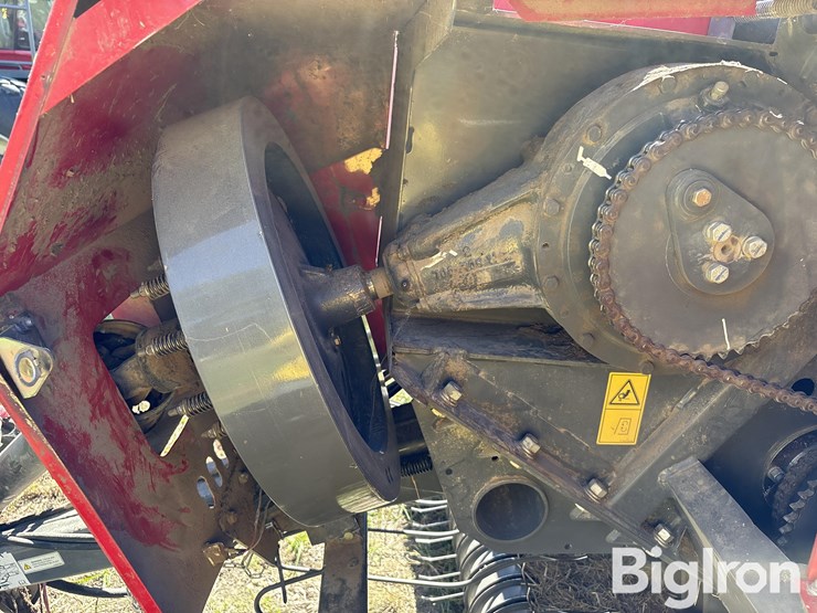 massey-ferguson-hesston-1840-small-square-baler-&-hoelscher-accumulator-image-10