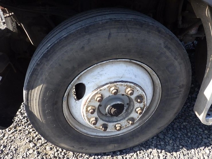 1991-freightliner-fla086-24'-3-axle-cab-&-chassis-image-17