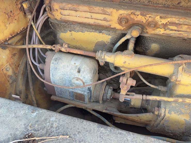 caterpillar-twenty-two-image-21