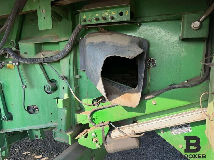 2012-john-deere-s670-combine-image-54
