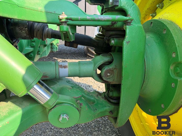 2011-john-deere-8335r-tractor-image-18