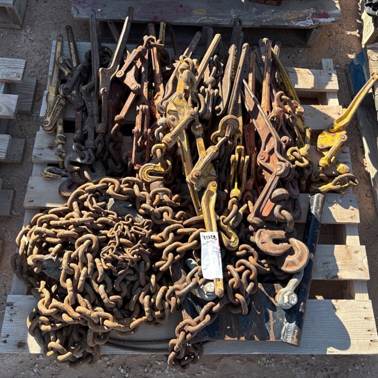 Pallet w/ (25+) chain binders & assorted chains