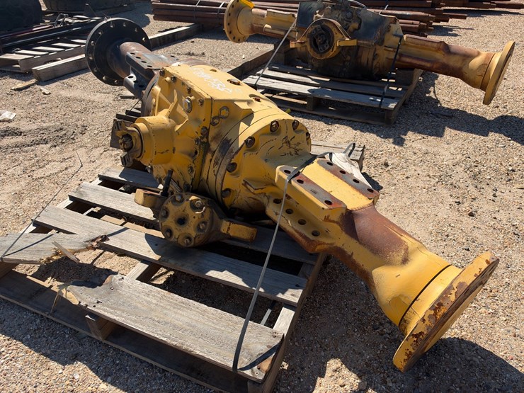#41538-•-rear-end-axle-to-fit-cat-equipment-image-2