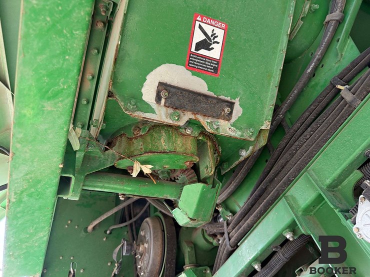 2012-john-deere-s670-combine-image-38