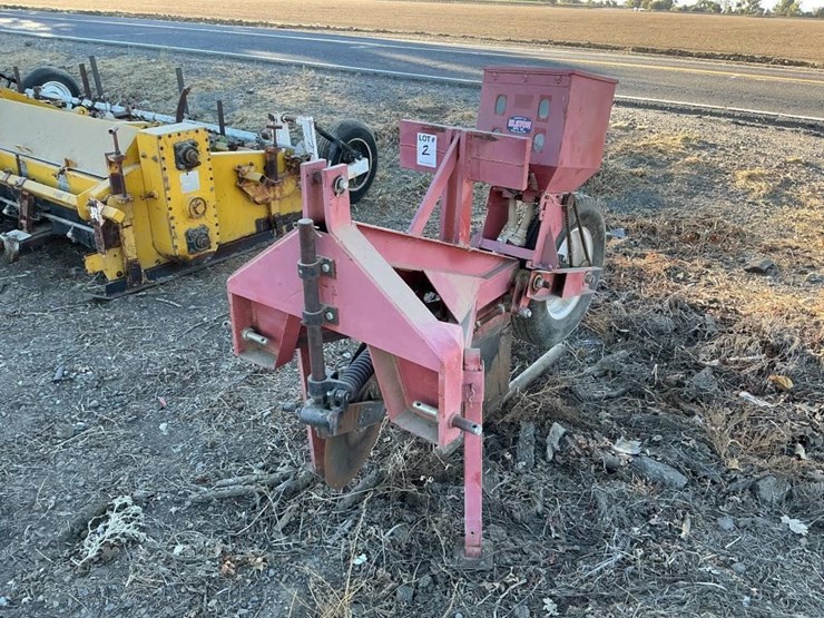 elston-3-pt-single-row-gopher-baiter-image-2