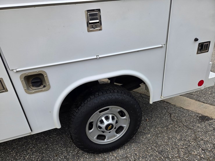 #5-•-2020-chevrolet-2500-service-truck-/-vin:-1gb0wle7xlf295314-/-74,095-miles-image-10