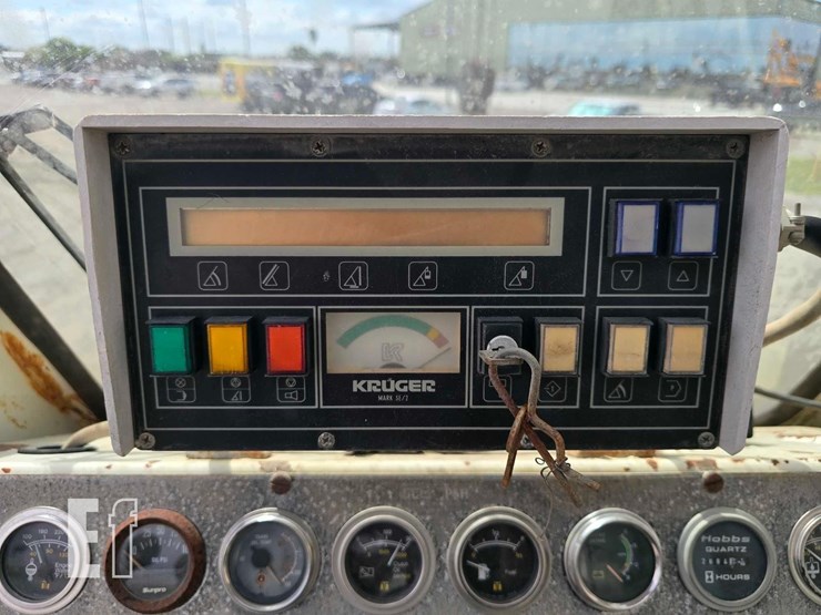 p&h-century-rough-terrain-crane-3720-image-17