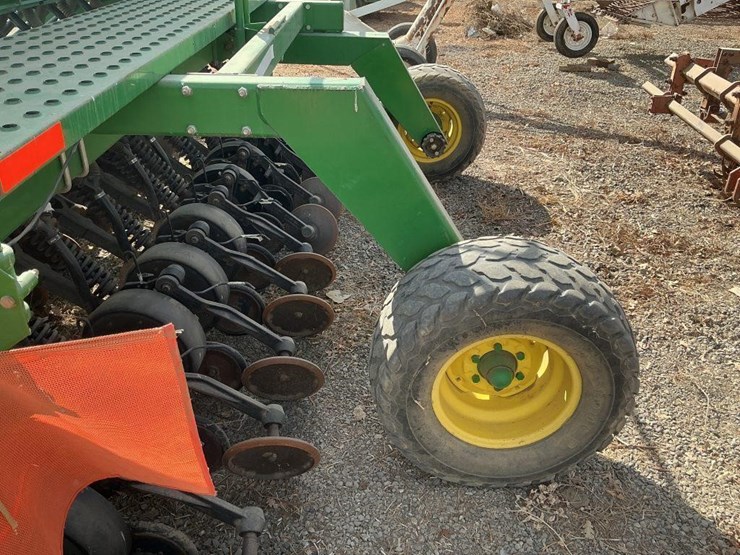 john-deere-1560-14'-pull-grain-drill-image-24