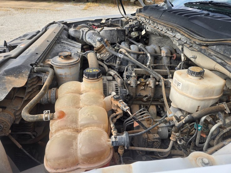 2021-ford-f350-image-22