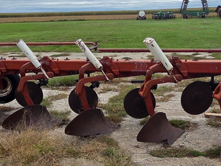 international-720-plow-image-4