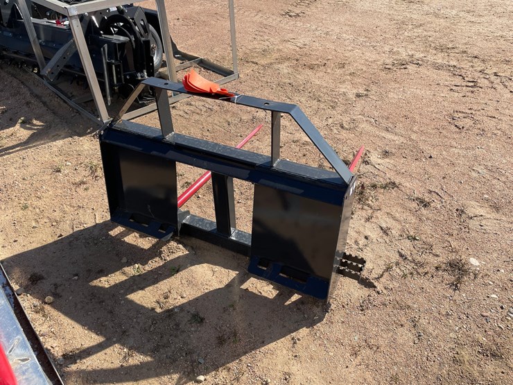 #4113-•-landhonor-skid-steer-bale-spear-attachment-image-4