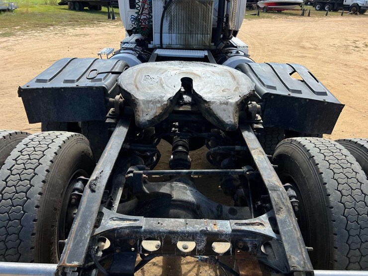 2016-international-prostar+-122-tandem-axle-day-cab-truck-tractor-–-cummins-isx15-diesel-(530,432-mi-image-43