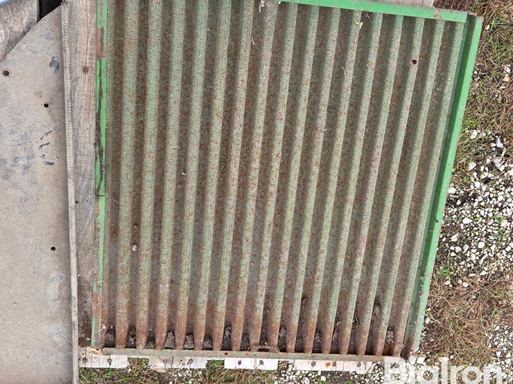 john-deere-tractor-parts-&-vittetoe-chaff-spreader-part-image-13