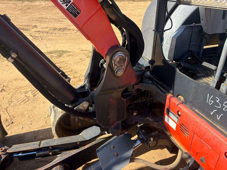 2022-kubota-kx057-4-crawler-excavator-(1,109-hours)-image-19