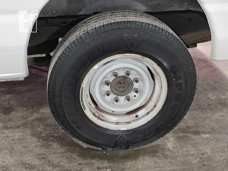 2013-ford-e250-image-18