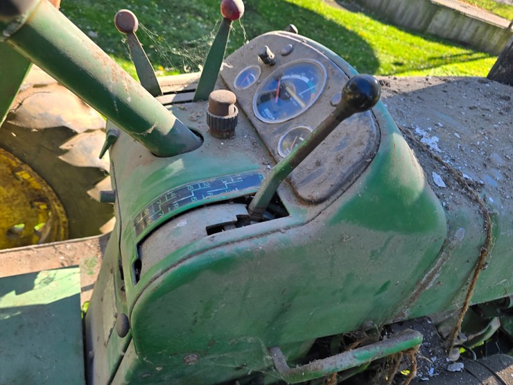 john-deere-3010-image-19