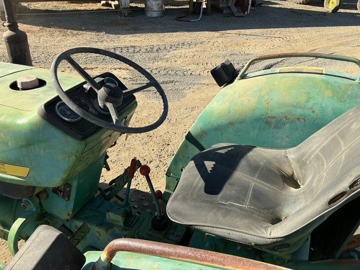 john-deere-1050-tractor,-mfwd-image-18