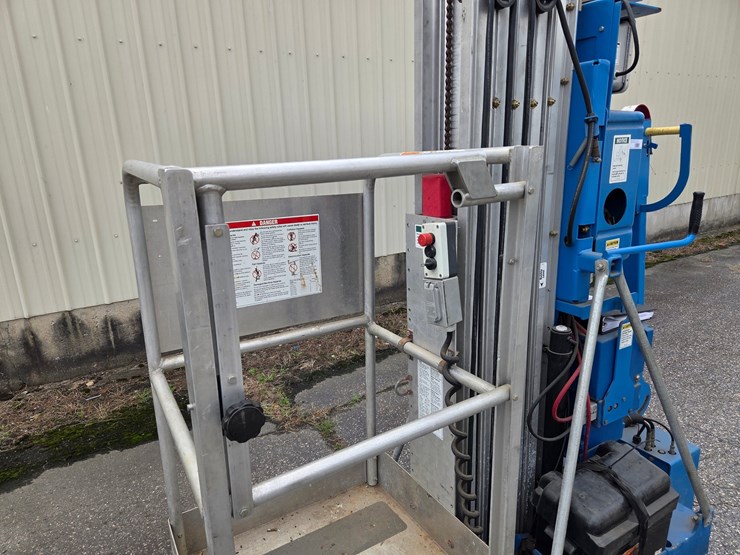 #14-•-genie-portable-lift-/-model:-twp-255-/-hours-not-known-image-13