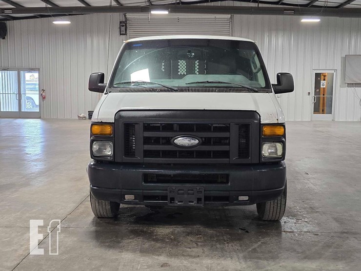 2013-ford-e250-image-7