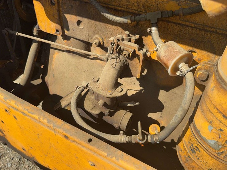 caterpillar-ten-image-26
