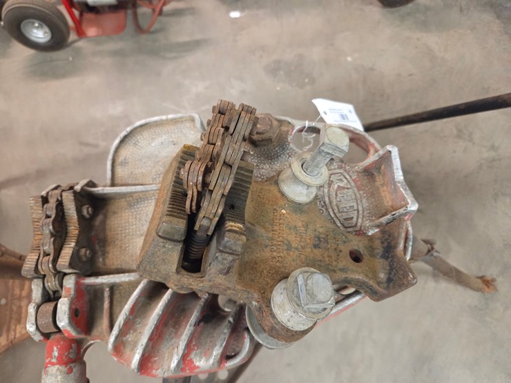 #45-•-rigid-chain-pipe-vice-image-1