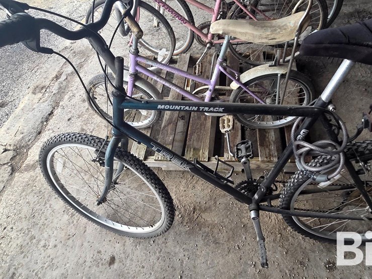 schwinn/trek/huffy-bicycles-image-9