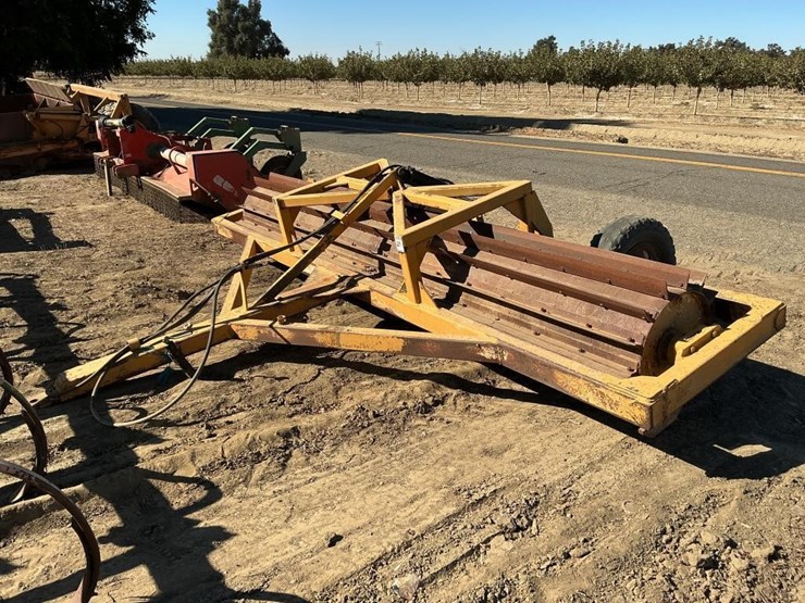 custom-16'-portable-pull-stomper-roller-image-2