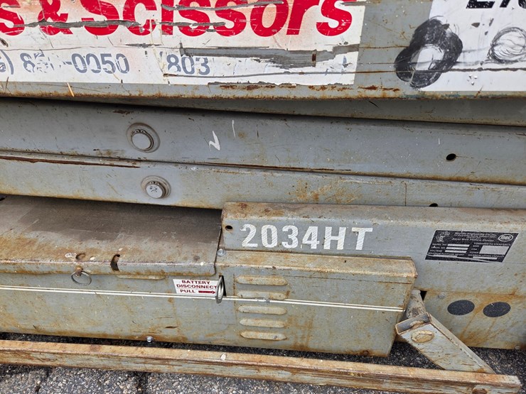 #12-•-mec-boom-scissor-lift-/-model:-2034ht-/-hours-not-known-image-3