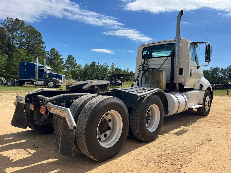 2016-international-prostar+-122-tandem-axle-day-cab-truck-tractor-–-cummins-isx15-diesel-(530,432-mi-image-3