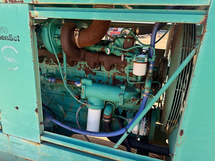 cummins-/-onan-250-kw-commercial-diesel-generator-(242-actual-hours)-image-7