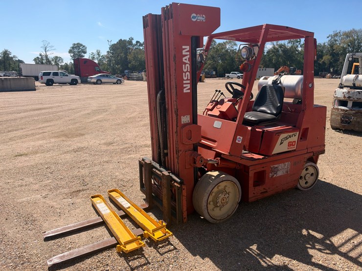#41501-•-nissan-forklift-image-2