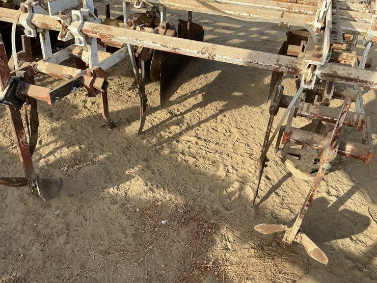 custom-3-pt-3-row-60"-cultivator-image-11