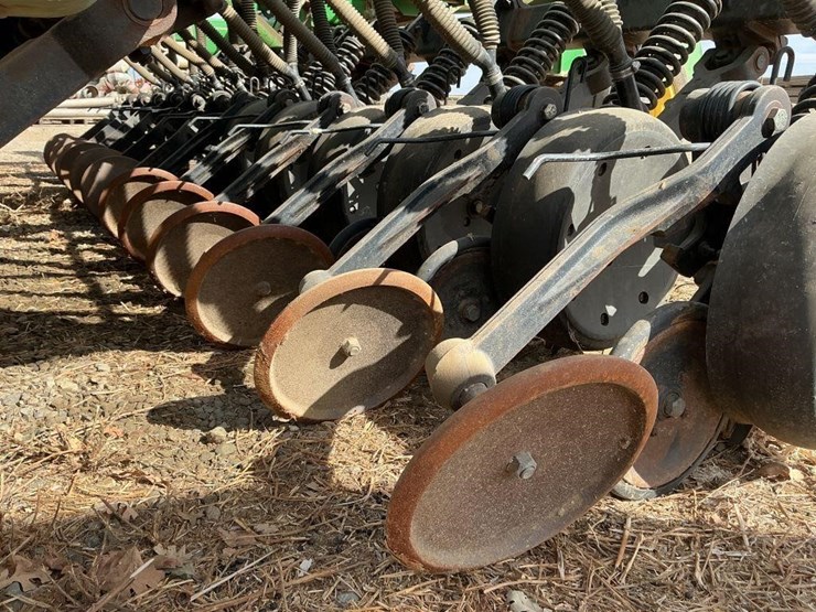 john-deere-1560-14'-pull-grain-drill-image-16