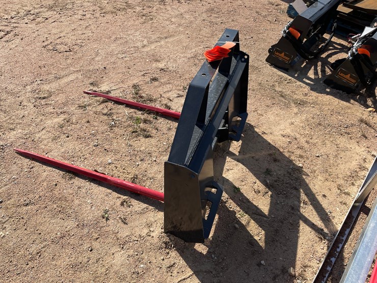 #4114-•-landhonor-skid-steer-bale-spear-attachment-image-4