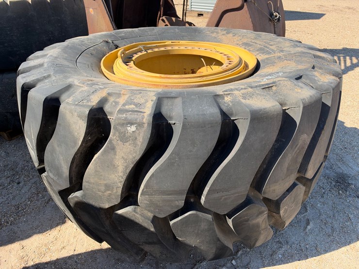 #41536-•-(2)-35/65r33-equipment-tires-image-1