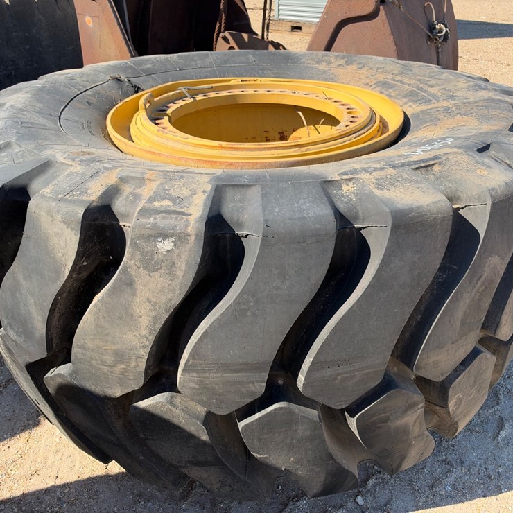 #41536 • (2) 35/65R33 EQUIPMENT TIRES