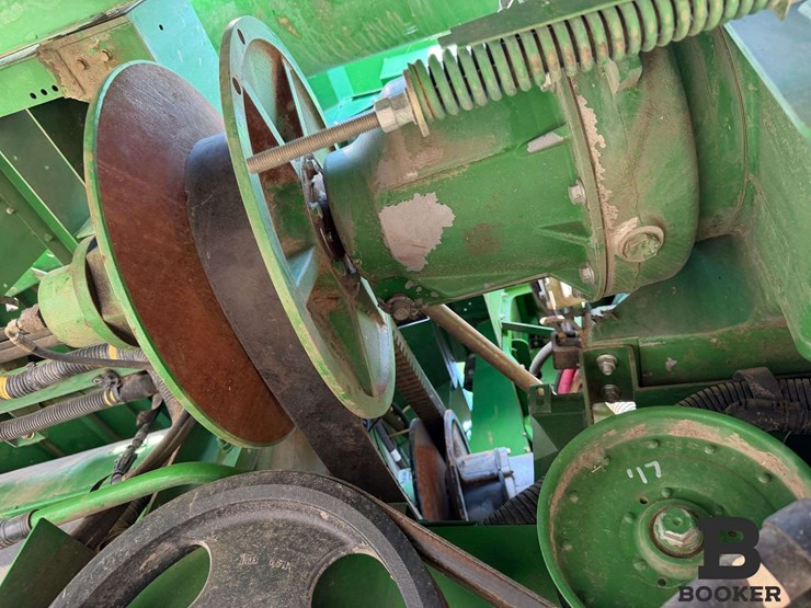 2012-john-deere-s670-combine-image-58