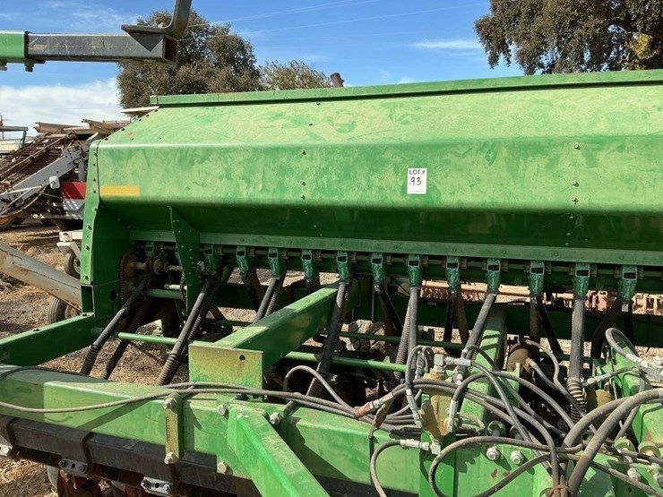 john-deere-1560-14'-pull-grain-drill-image-10